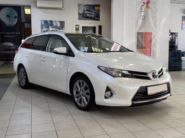 Toyota Auris Touring Sports 1.8 HSD Executive S...