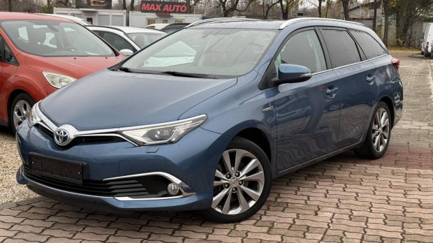 Toyota Auris Touring Sports 1.8 HSD Executive (...