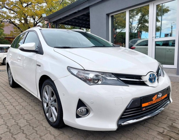 Toyota Auris Touring Sports 1.8 HSD Lounge (Aut...