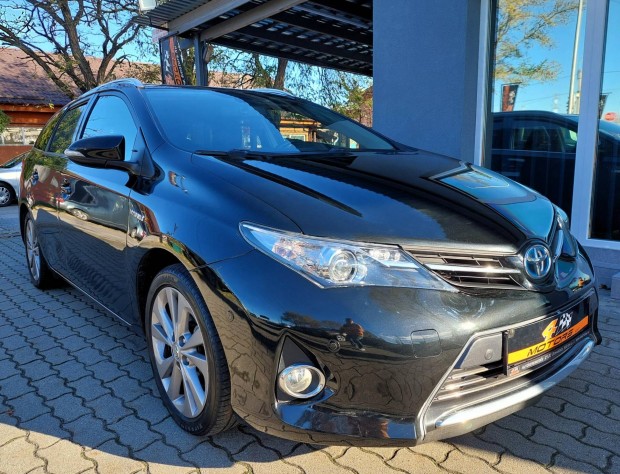 Toyota Auris Touring Sports 1.8 HSD Lounge (Aut...