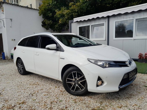 Toyota Auris Touring Sports 1.8 HSD Lounge (Aut...