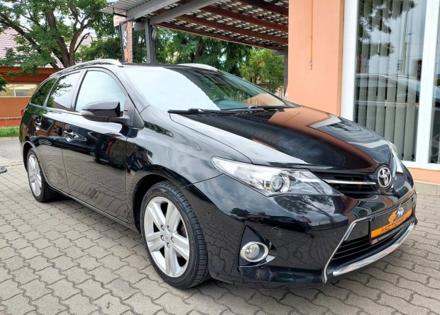 Toyota Auris Touring Sports 2.0 D-4D Active SZE...