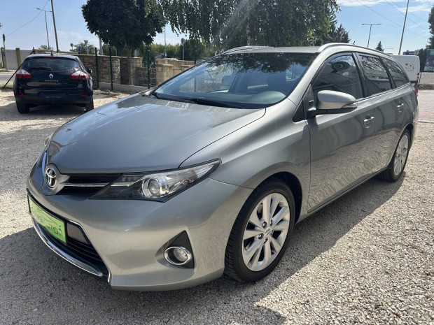 Toyota Auris Touring Sports 2.0 D-4D Limited SZ...