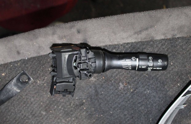 Toyota Auris (E150) 2008 jobb kormánykapcsoló 90080-87031