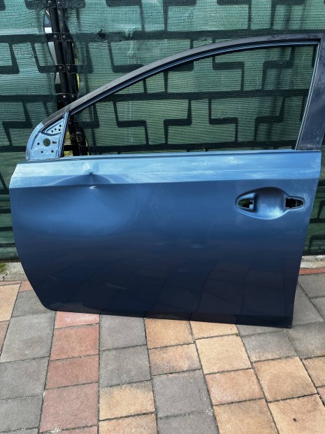 Toyota Auris (E18) bal első ajtó