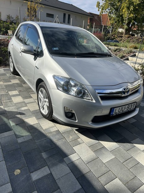 Toyota Auris (Prius III.) - magyarországi, full extra