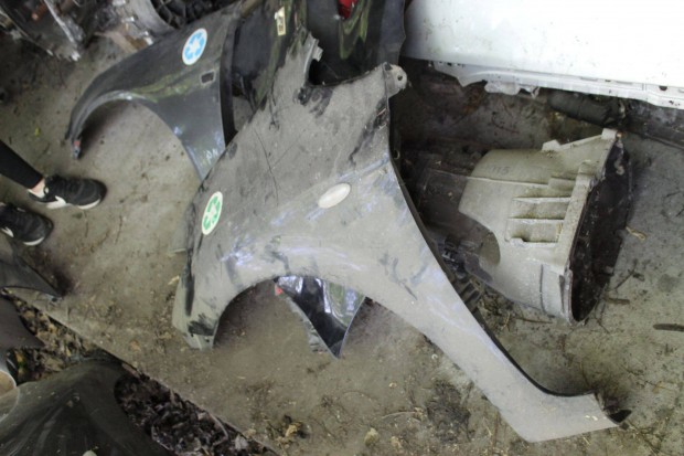 Toyota Auris bal első sárvédő