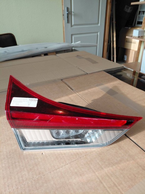 Toyota Auris bal h�ts� bels� kombi elad�