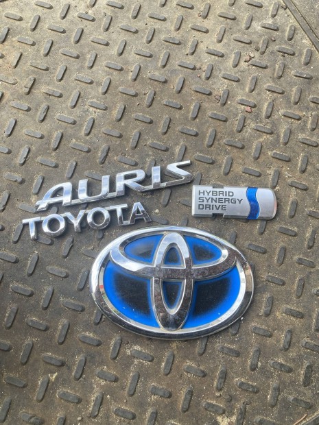 Toyota Auris csomagtérajtó típus feliratok(2010- )