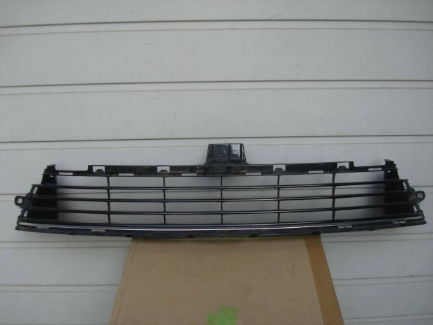 Toyota Auris első lökhárító alsó rács 53112-02670 2013-tól