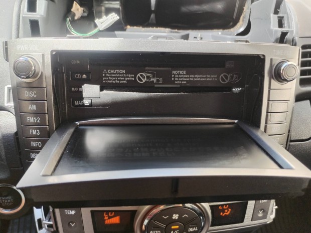 Toyota Auris fejegység.