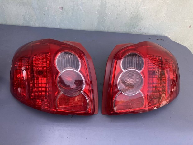 Toyota Auris hátsó lámpa