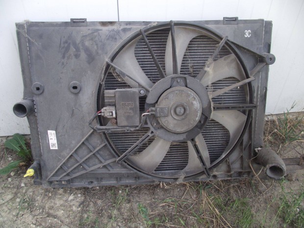 Toyota Auris hűtőventilátor 2006-2010 MF422750-1912