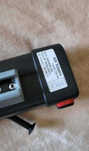 Toyota Auris kombi gyári csomagtér elválasztó háló 64230-02010