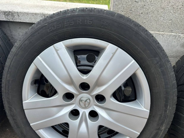 Toyota Auris lemezfelni szett eladó!
