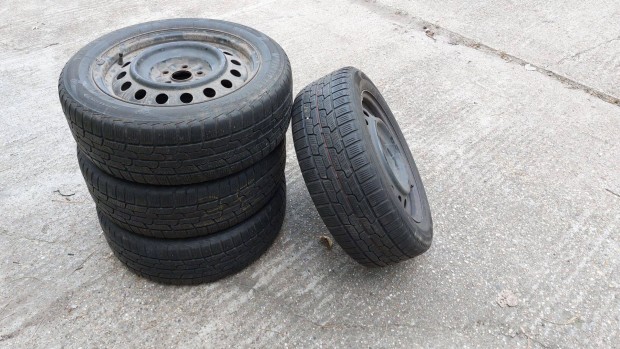 Toyota Avensis 16 colos 205/55R16 M+S 4 db komplett ker�k