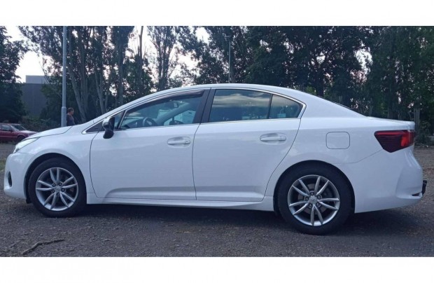 Toyota Avensis 1.6 D - 4D Live Plus