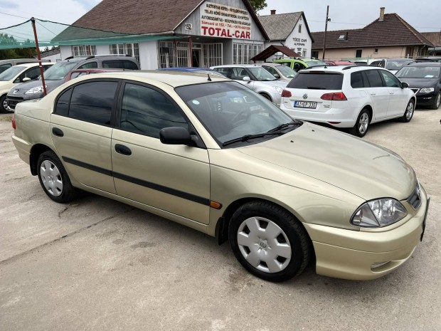 Toyota Avensis 1.6 Linea Sol