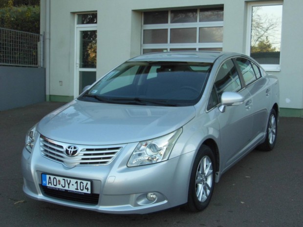 Toyota Avensis 1.6 Travel Navigci-Tempomat-DI...