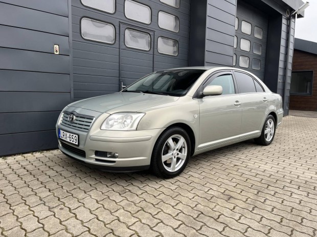 Toyota Avensis 1.8 Sol Elegant Szervizknyv / 2...