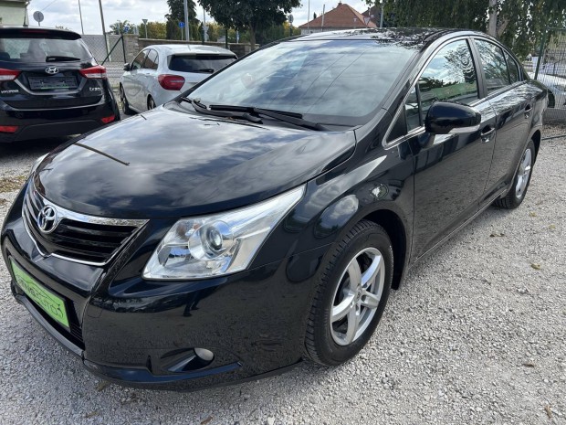 Toyota Avensis 1.8 Sol Szervizkönyv