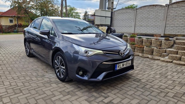 Toyota Avensis 2.0 D-4D Executive Garantlt KM-...