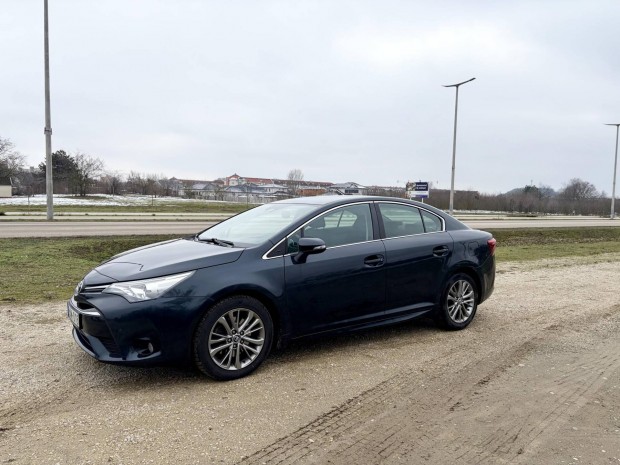 Toyota Avensis 2.0 D-4D Executive Vezetett szer...
