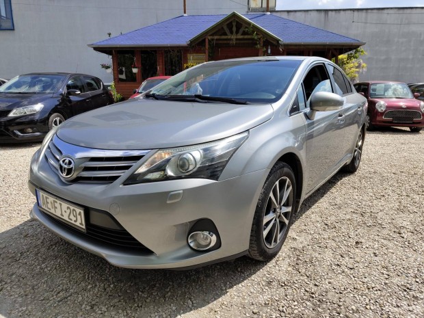 Toyota Avensis 2.0 D-4D Sol 234.943- Km Bemutat...