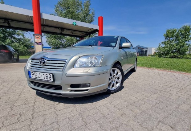 Toyota Avensis 2.2 D-Cat Sol Executie 177Le