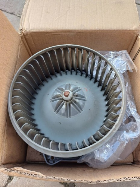 Toyota Avensis Corolla utastér ventilátor fűtőmotor fűtő motor