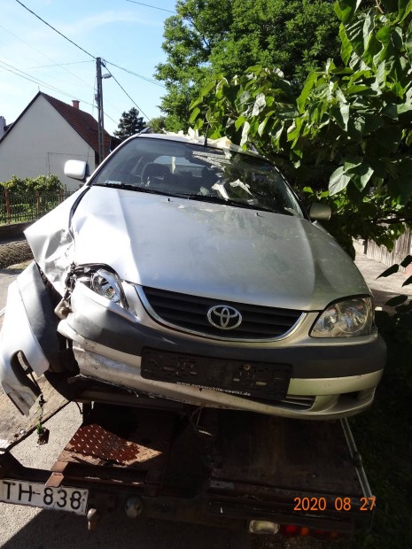 Toyota Avensis Elsö széria 2002" 2.0 D4d 1CD s Motor-Alkatrészek