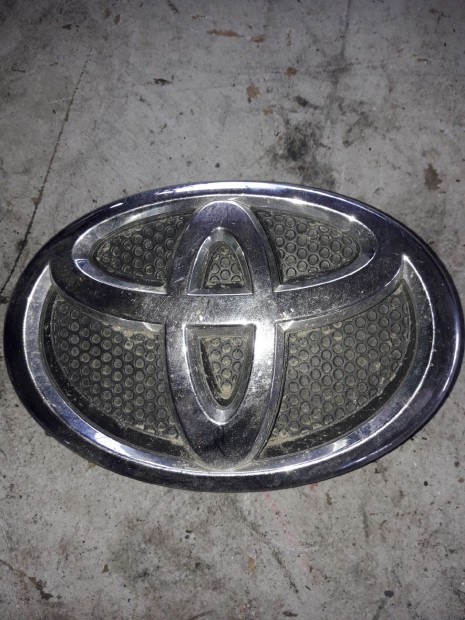 Toyota Avensis Felirat / Emblma