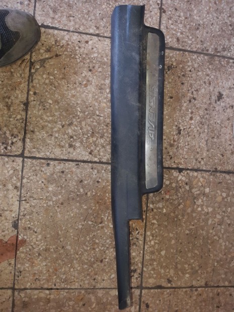 Toyota Avensis Jobb Hts Kszb Borts