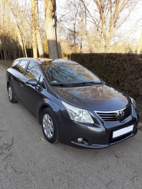 Toyota Avensis Kombi 1.8 benzin,szervizknyv,1tulaj, srlsmentes