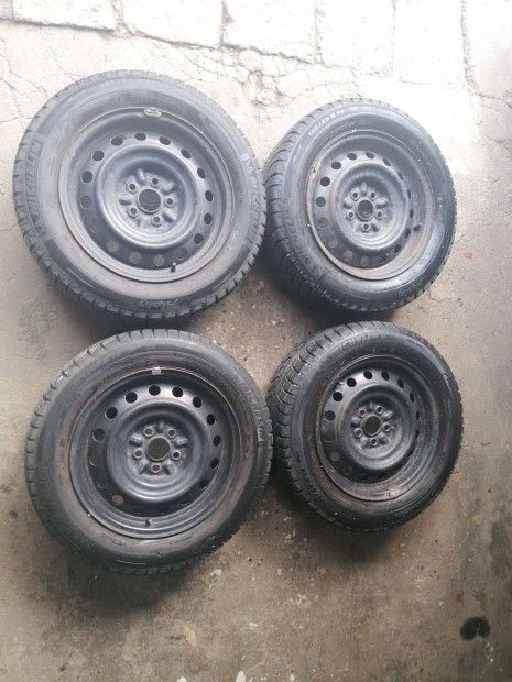 Toyota Avensis T22 lemezfelni tli gumival