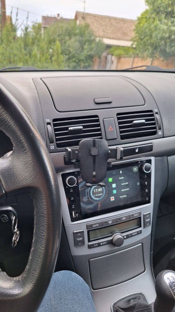 Toyota Avensis T25 d�szl�cre helyezhet� telefontart� bogy�