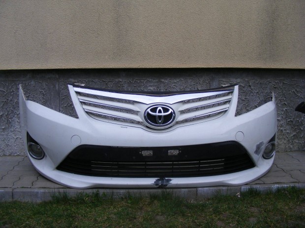 Toyota Avensis T27 Facelift els� l�kh�r�t� �s f�nysz�r�