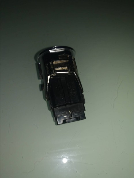 Toyota Avensis T27/T25 Start/Stop indító gomb
