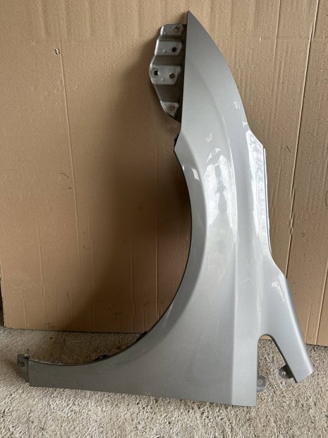 Toyota Avensis T27 bal els srvd