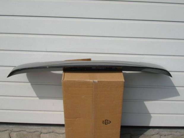 Toyota Avensis T27 csomagtér ajtó spoiler 76085-05060