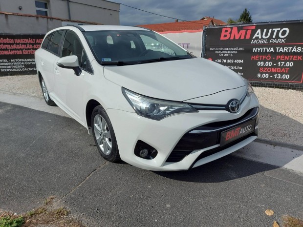 Toyota Avensis Touring Sports 1.6 D-4D Live Plu...