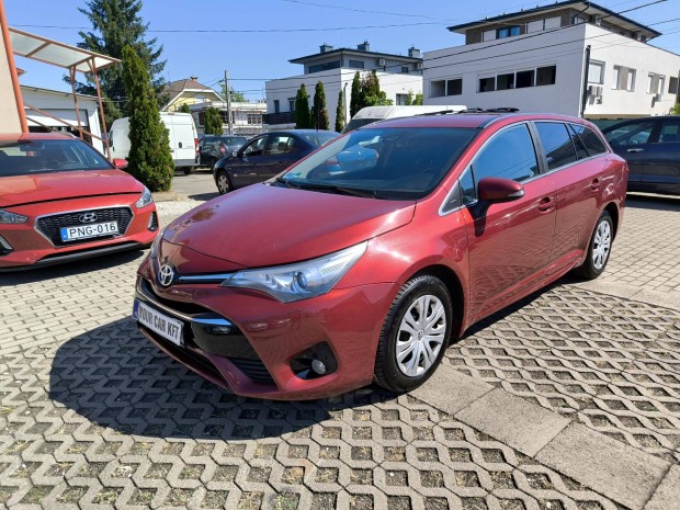 Toyota Avensis Touring Sports 1.6 D-4D Live Plus