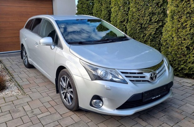 Toyota Avensis Touring Sports 1.8 Active Bőr-al...