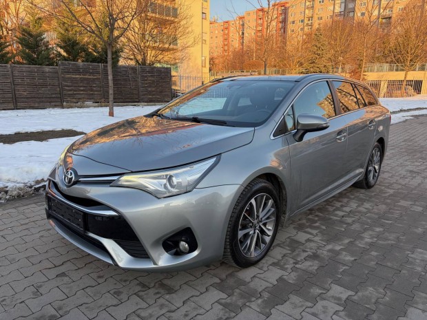 Toyota Avensis Touring Sports 1.8 Active Trend+...