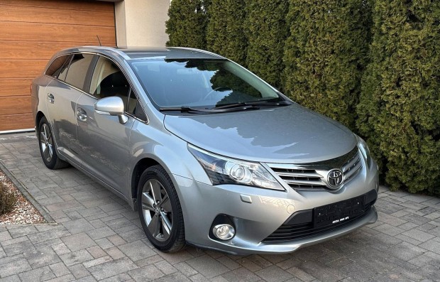 Toyota Avensis Touring Sports 1.8 Active Trend+...
