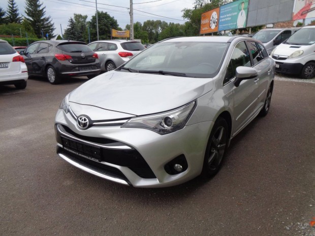 Toyota Avensis Touring Sports 2.0 D-4D Active 1...