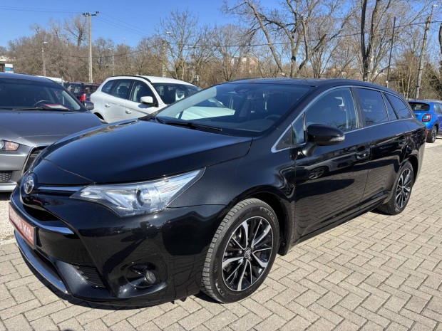 Toyota Avensis Touring Sports 2.0 D-4D Executiv...