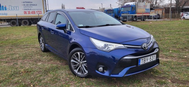 Toyota Avensis Touring Sports 2.0 D-4D Executiv...