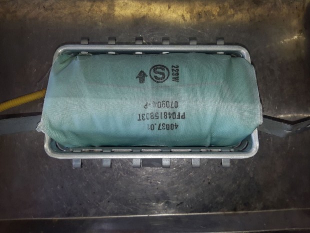 Toyota Avensis Utasoldali L�gzs�k