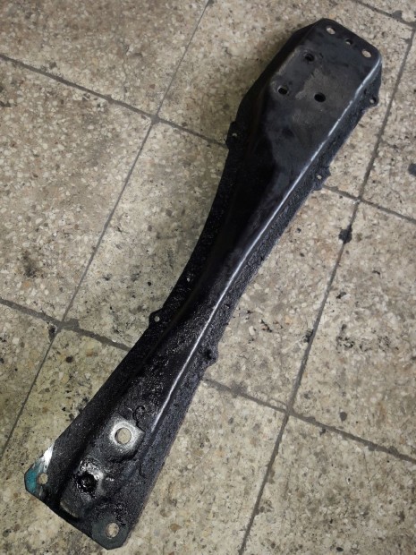 Toyota Avensis Váltó Kereszttartó